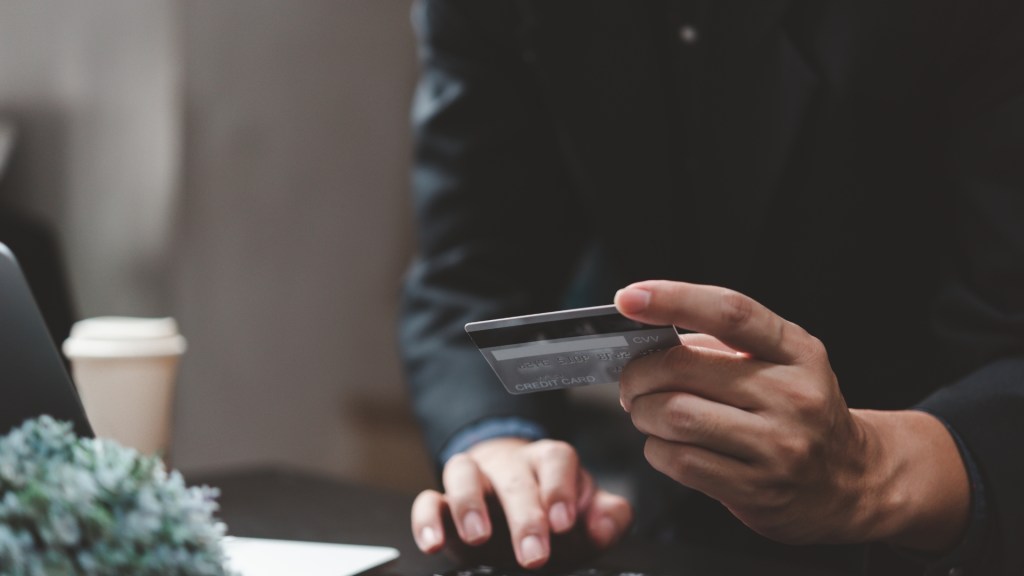 cat-dureaza-un-transfer-bancar