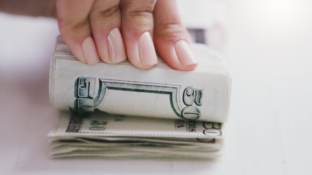 5-motive-pentru-care-este-important-sa-vorbim-despre-bani